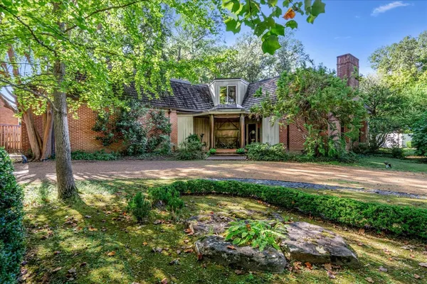 $1,150,000 | 311 East Cherry Circle, Memphis, TN 38117