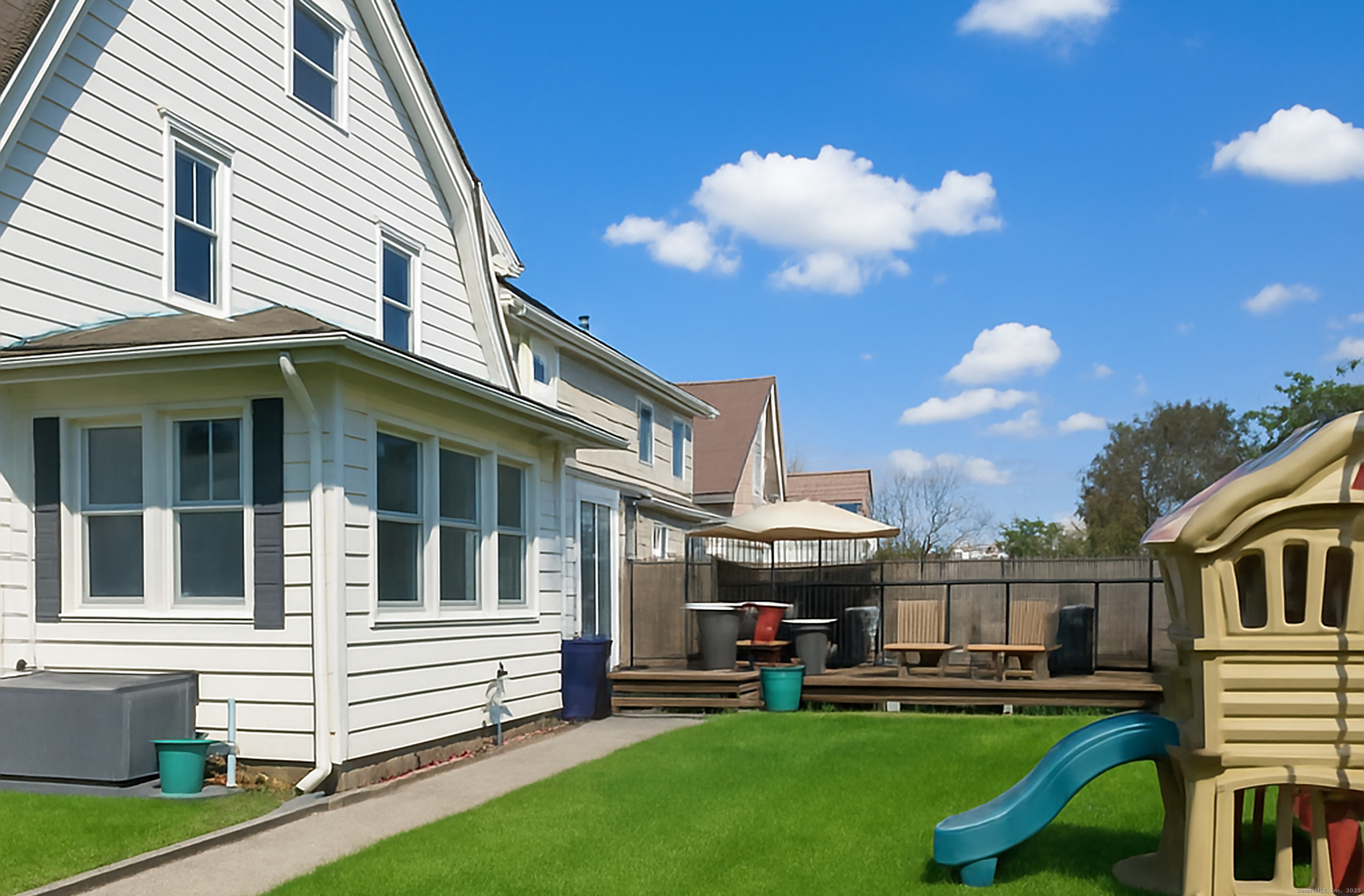 2 Treadwell Street West Haven, CT 06516 - Photo 31 of 33