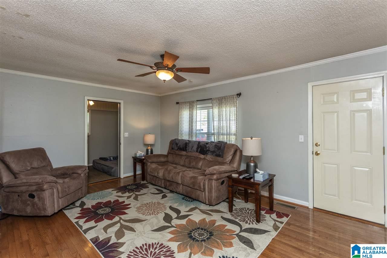 938 Pinewood Avenue Bessemer, AL 35023 - Photo 6 of 30