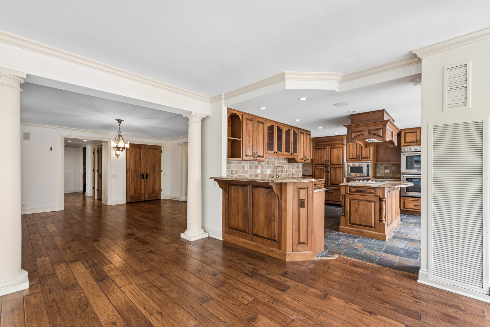 200 East Delaware Place, Unit 4DE Chicago, IL 60611 - Photo 8 of 47