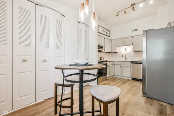 $300,000 | 8060 Castle Farms Court, Indianapolis, IN 46256