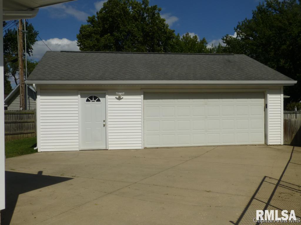 2104 North 23rd Street Springfield, IL 62702 - Photo 2 of 10