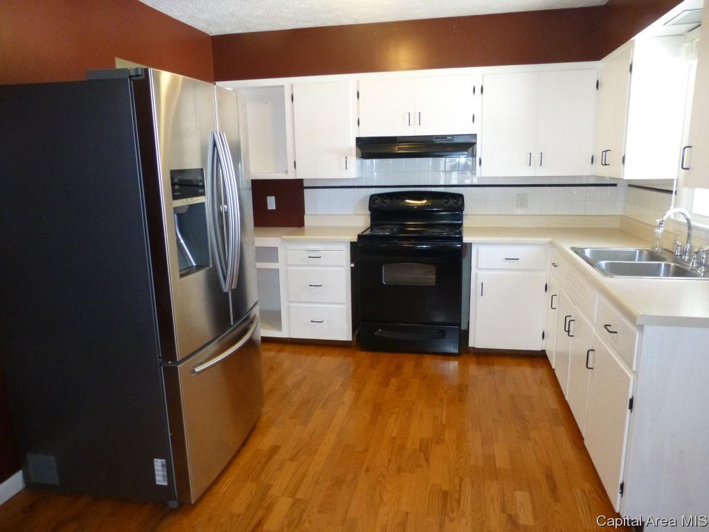 2104 North 23rd Street Springfield, IL 62702 - Photo 3 of 10
