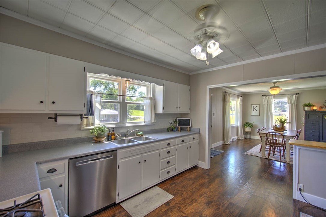 3137 Sandcreek Road Decatur, IL 62521 - Photo 16 of 26