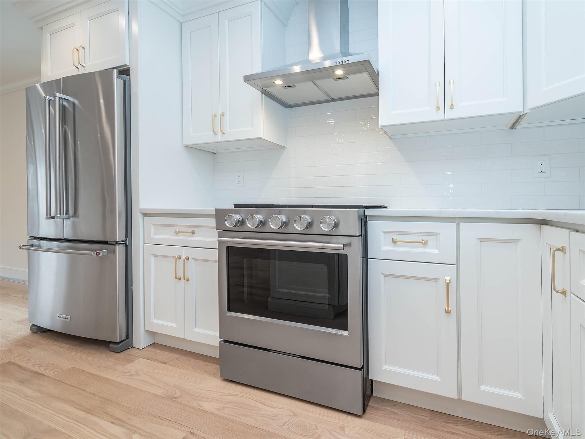 35 A Dunwood Road Port Washington, NY 11050 - Photo 11 of 36