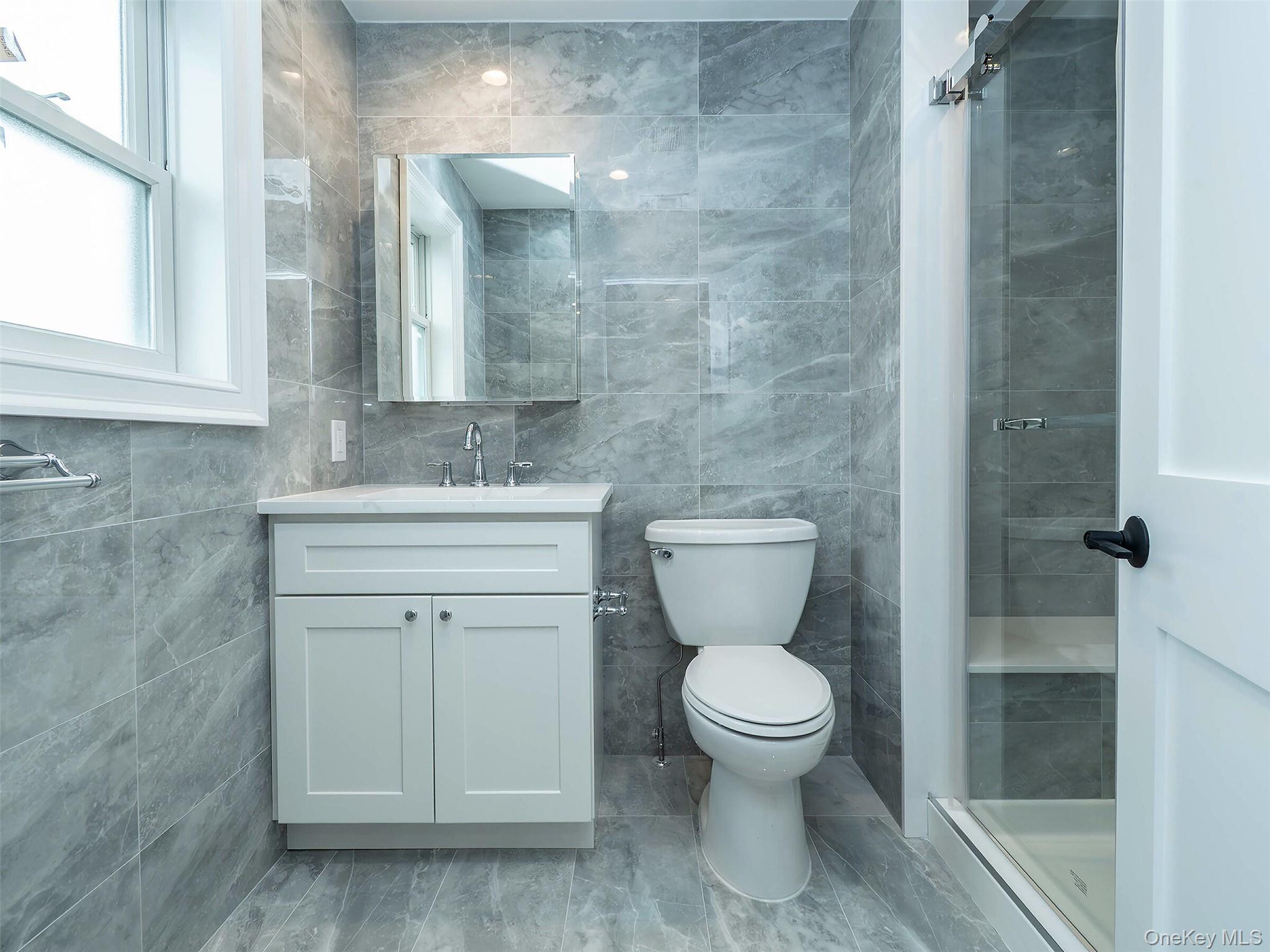 35 A Dunwood Road Port Washington, NY 11050 - Photo 19 of 36