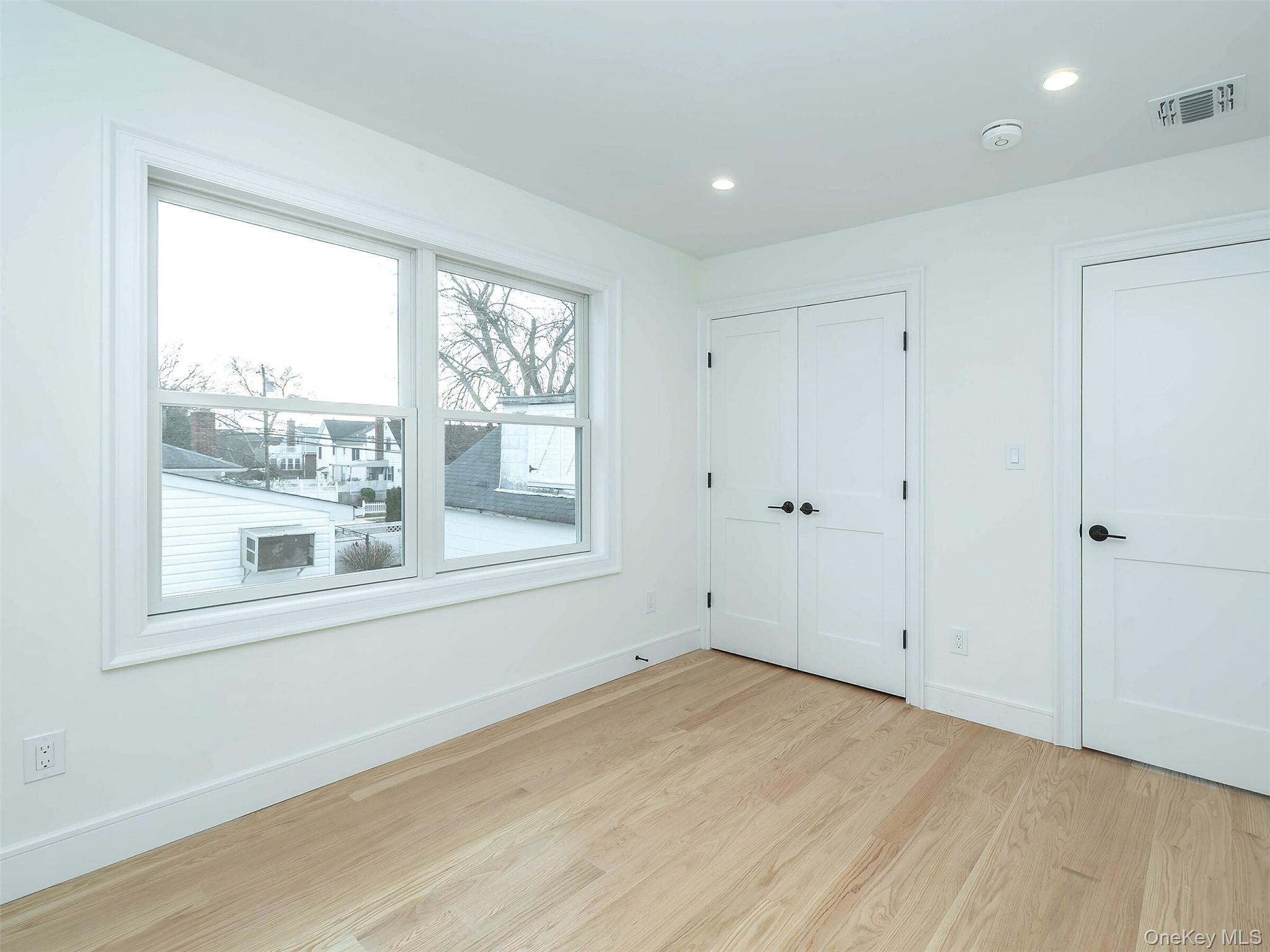 35 A Dunwood Road Port Washington, NY 11050 - Photo 26 of 36