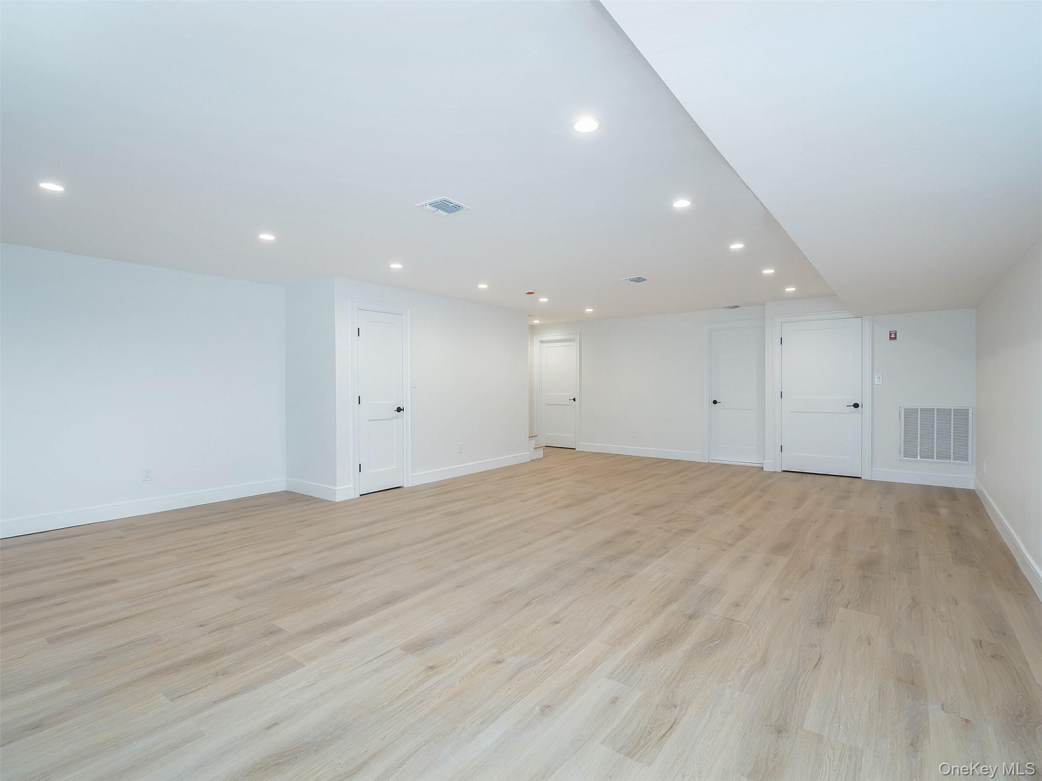 35 A Dunwood Road Port Washington, NY 11050 - Photo 30 of 36