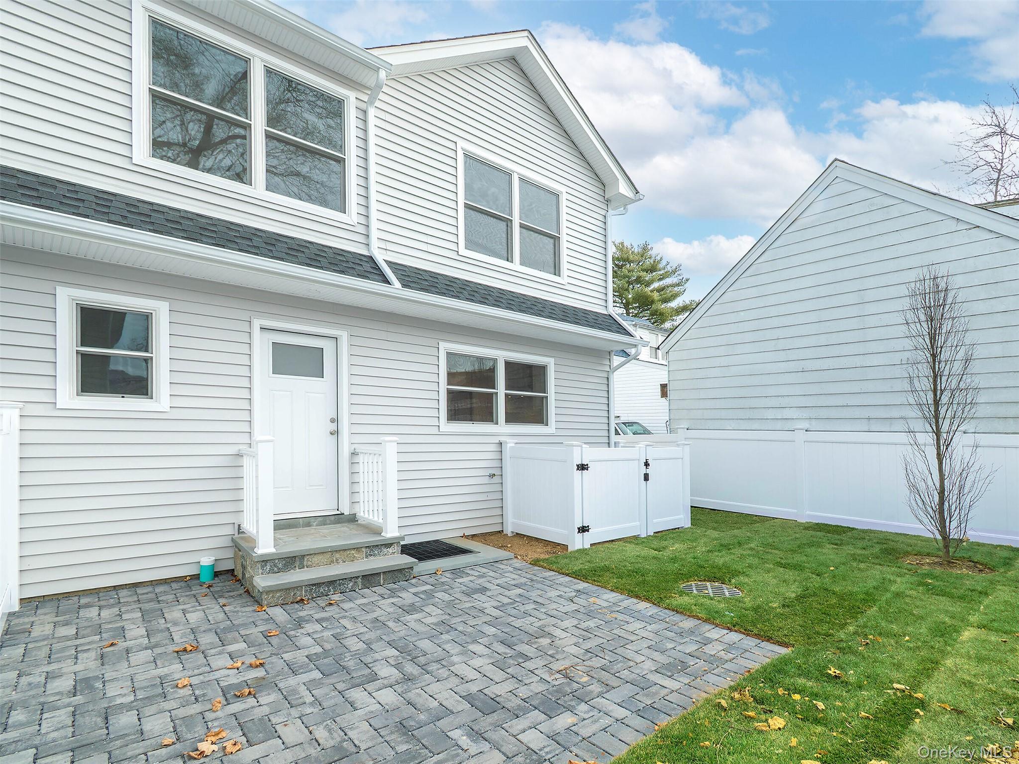 35 A Dunwood Road Port Washington, NY 11050 - Photo 33 of 36