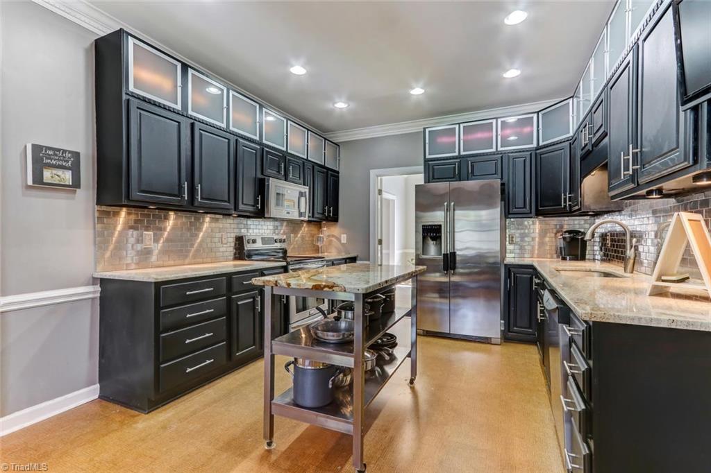 6015 Beckenham Way Oak Ridge, NC 27310 - Photo 12 of 30