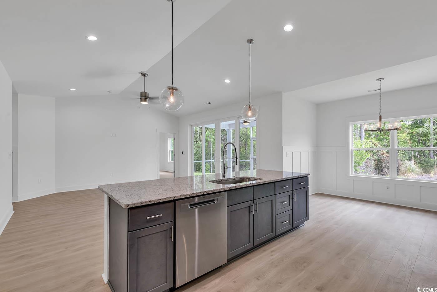 318 Dunbarton Lane Conway, SC 29526 - Photo 17 of 33 Kitchen featuring oversized Island with single-bow