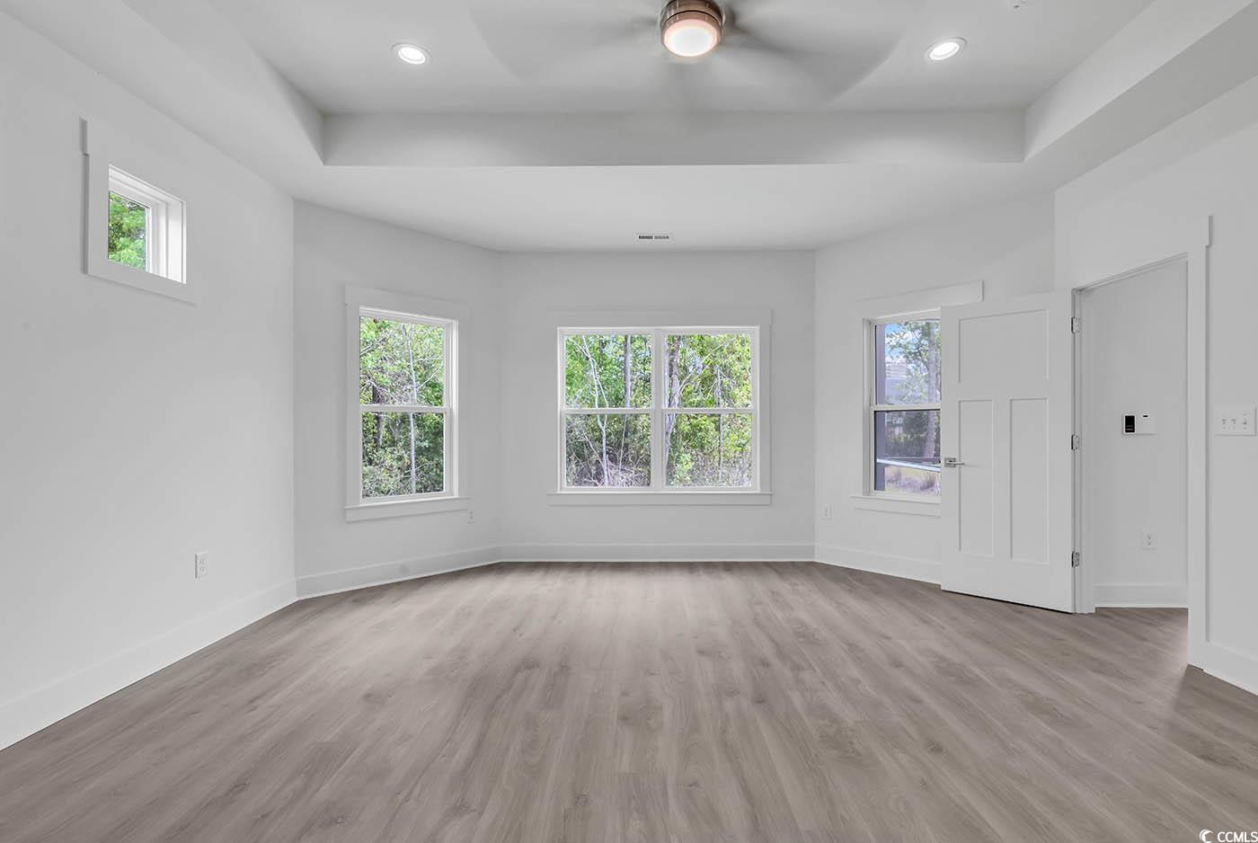 318 Dunbarton Lane Conway, SC 29526 - Photo 20 of 33 Owners Suite with wall to wall bay window, ceiling