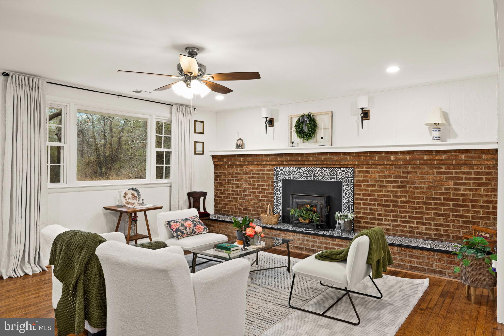 10789 Brent Town Road Catlett, VA 20119 - Photo 24 of 55 Cozy living space with charming brick accents.