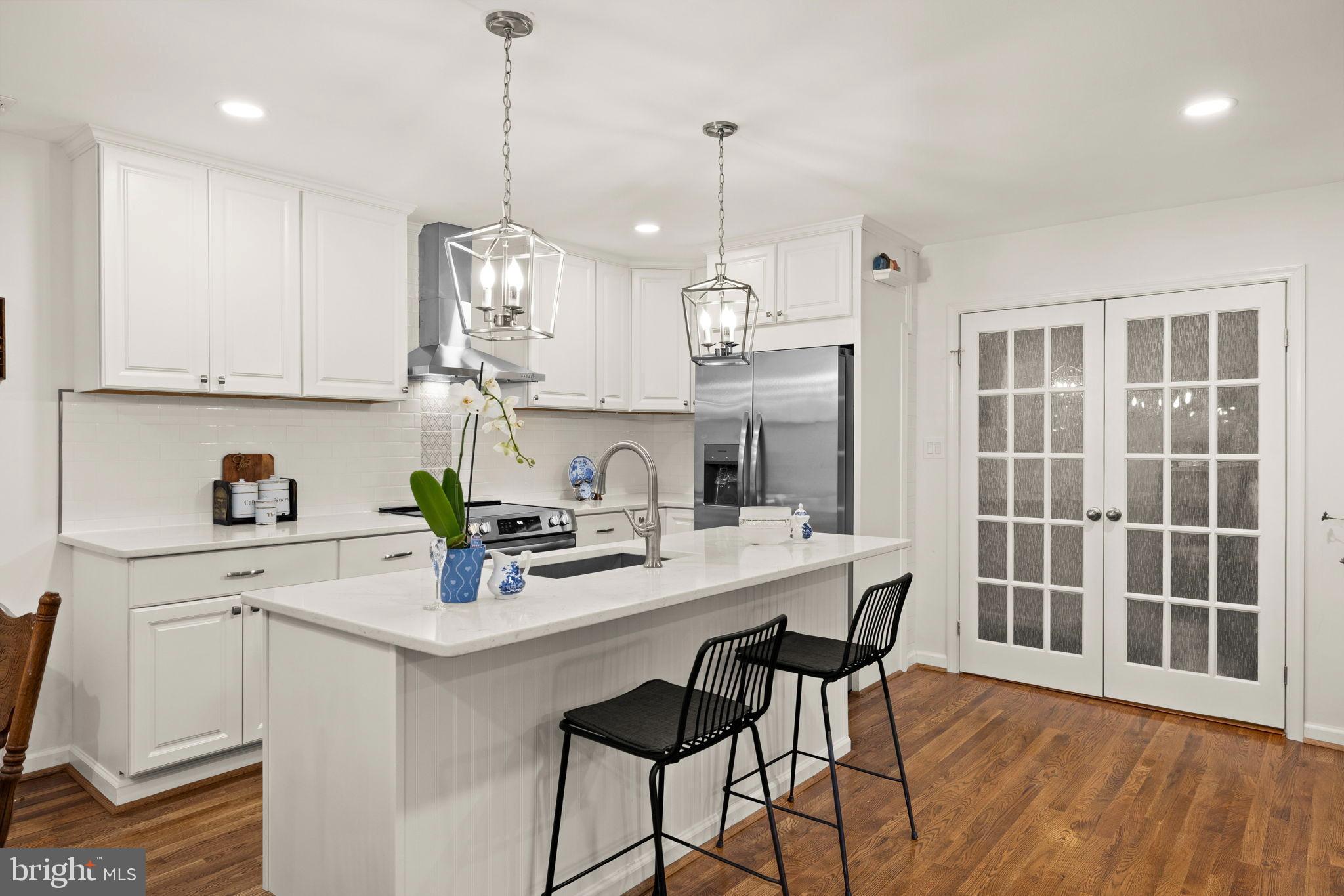 10789 Brent Town Road Catlett, VA 20119 - Photo 30 of 55 Modern kitchen with elegant finishes.