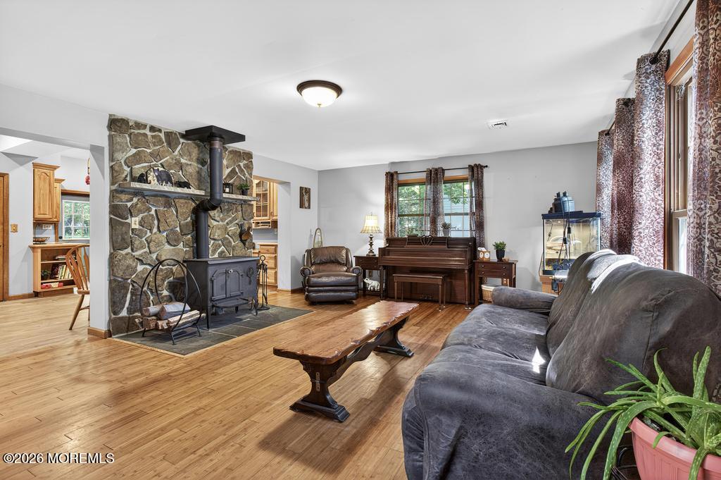 322 Kent Road Howell, NJ 07731 - Photo 19 of 53 Living Room