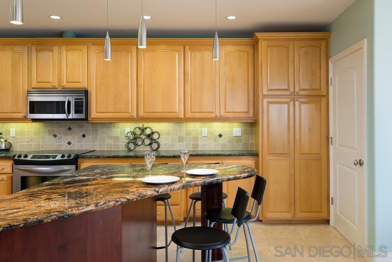 201 Bonair Street, Unit E La Jolla, CA 92037 - Photo 11 of 25