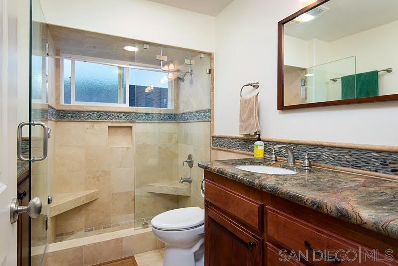 201 Bonair Street, Unit E La Jolla, CA 92037 - Photo 14 of 25