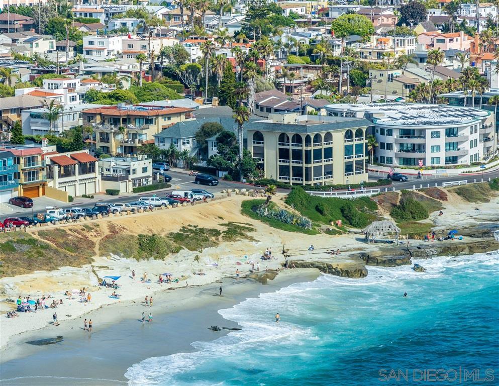 201 Bonair Street, Unit E La Jolla, CA 92037 - Photo 24 of 25 Top floor penthouse - unit is on the north - 6-unit builiding
