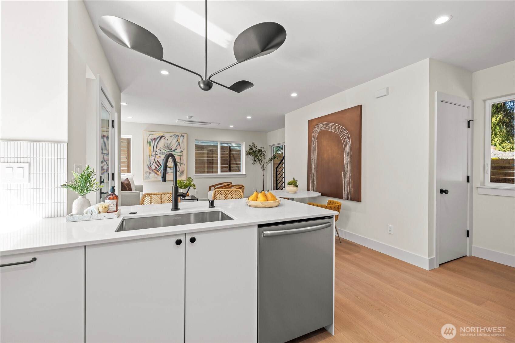 3022 Northeast 95th Street Seattle, WA 98115 - Photo 9 of 29 Gallery Image 9