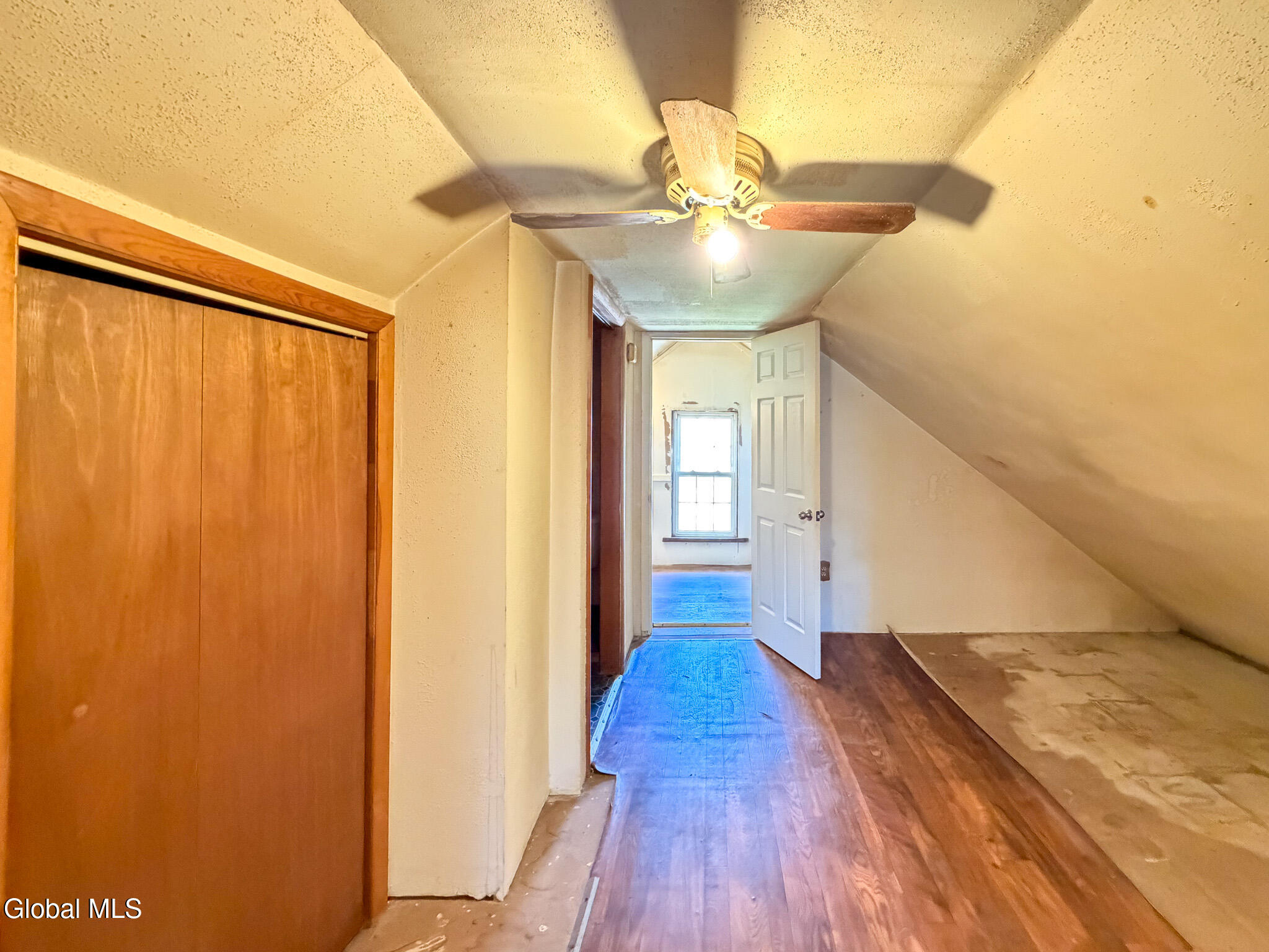 378 Bradford Road Schenectady, NY 12304 - Photo 27 of 37 IMG_1366 2