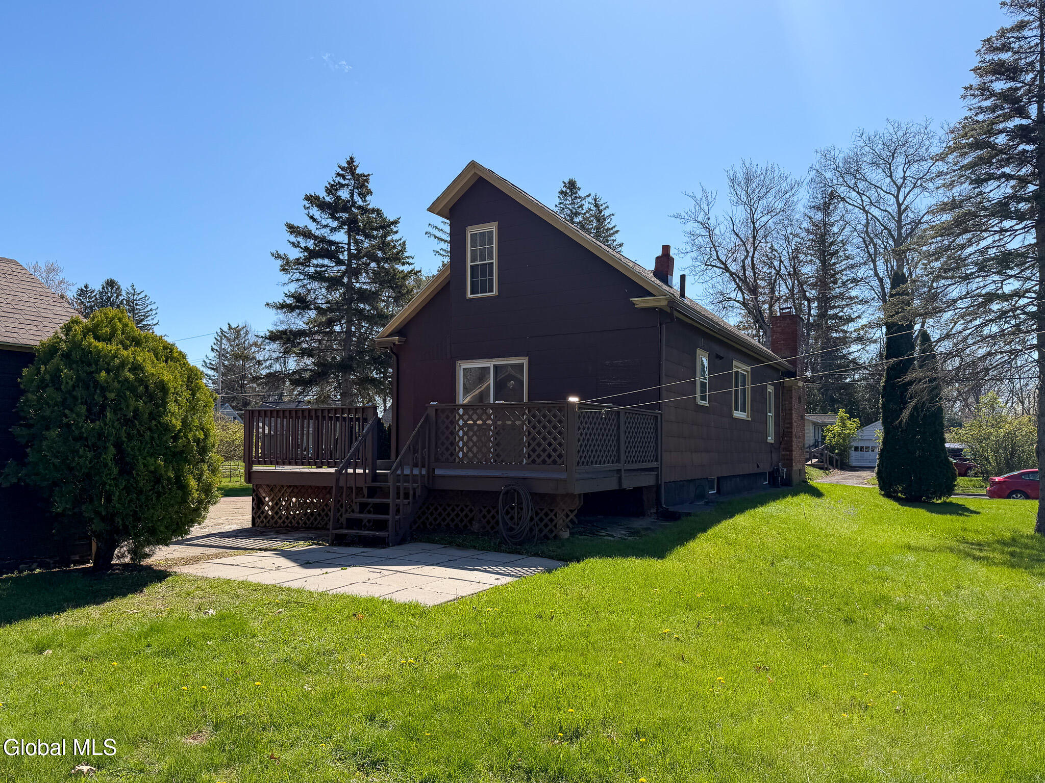 378 Bradford Road Schenectady, NY 12304 - Photo 5 of 37 IMG_1445