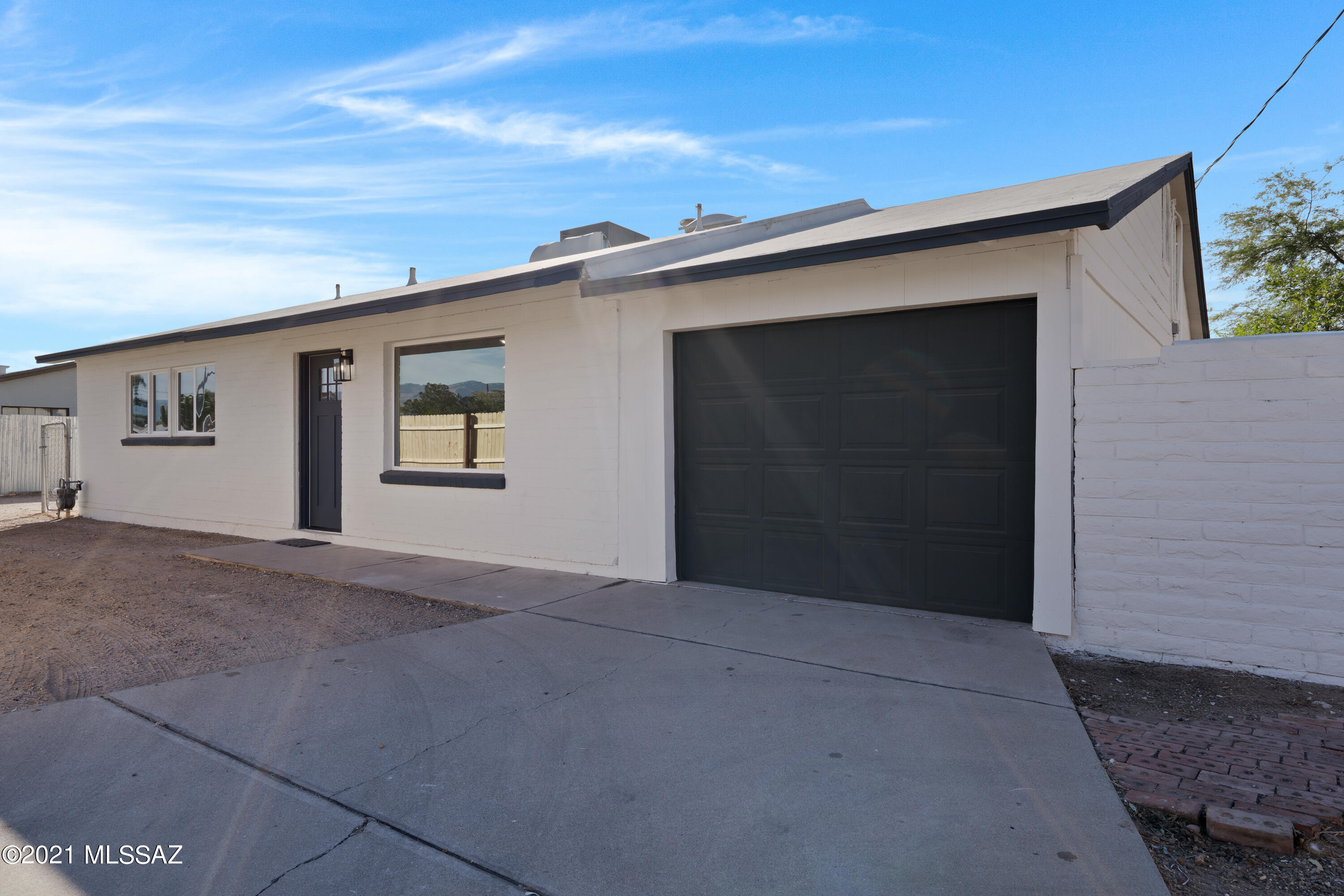830 East Prince Road Tucson, AZ 85719 - Photo 2 of 27