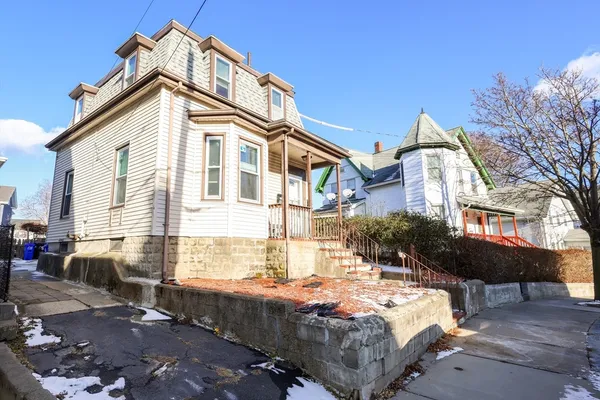 $2,750 | 68 Newhall Street, Unit 68, Malden, MA 02148