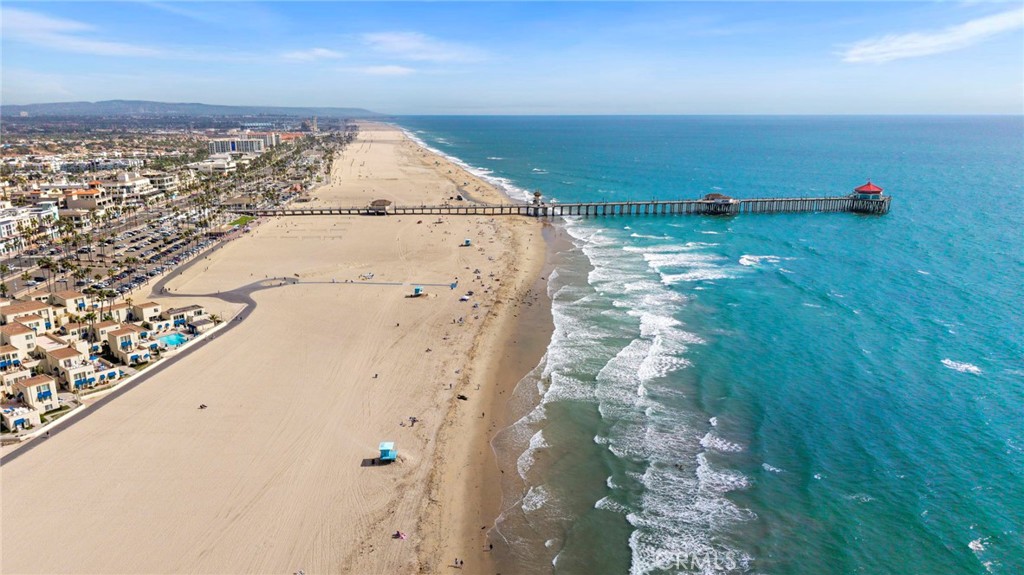 711 Pacific Coast Highway, Unit 330 Huntington Beach, CA 92648 - Photo 27 of 54 view of ocean