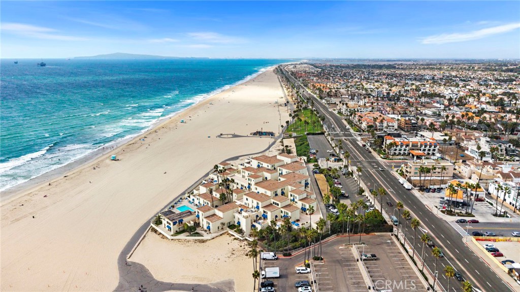 711 Pacific Coast Highway, Unit 330 Huntington Beach, CA 92648 - Photo 49 of 54 a view of ocean view