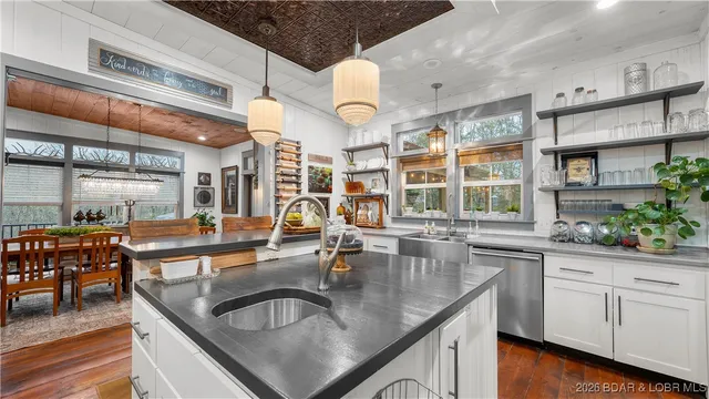 $825,000 | 180 Hope Hill Lane, Camdenton, MO 65020