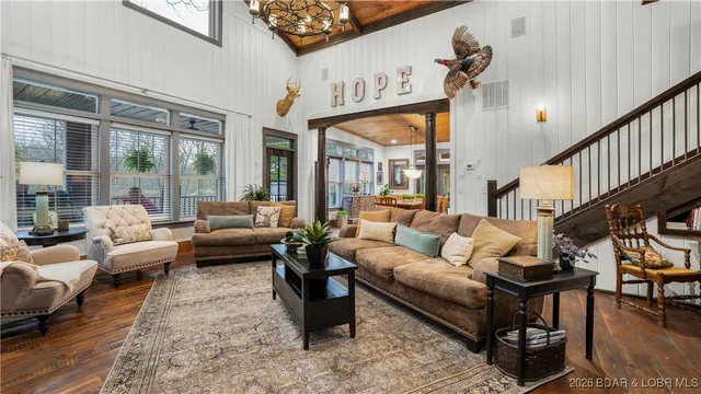 $825,000 | 180 Hope Hill Lane, Camdenton, MO 65020