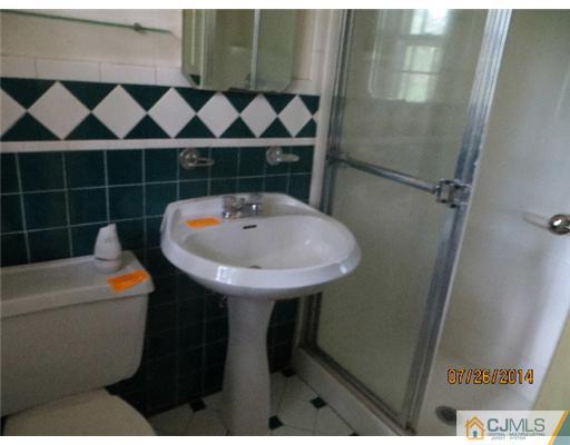 40 Hudson Road East Brunswick, NJ 08816 - Photo 12 of 17 Gallery Image 12