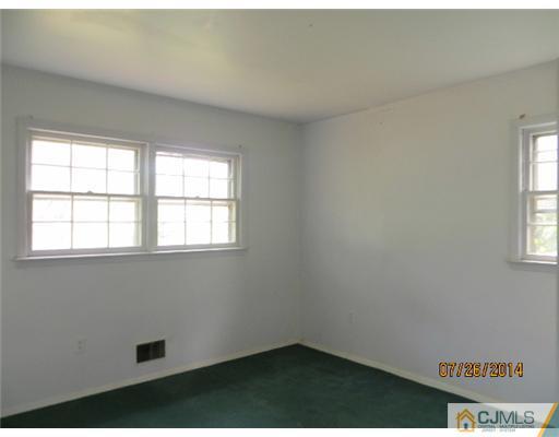 40 Hudson Road East Brunswick, NJ 08816 - Photo 13 of 17 Gallery Image 13