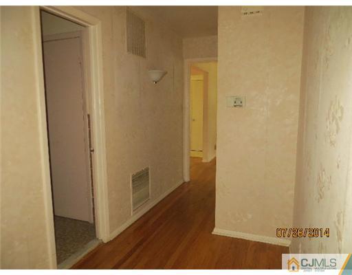 40 Hudson Road East Brunswick, NJ 08816 - Photo 15 of 17 Gallery Image 15