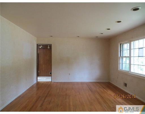40 Hudson Road East Brunswick, NJ 08816 - Photo 4 of 17 Gallery Image 4