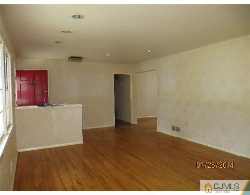 40 Hudson Road East Brunswick, NJ 08816 - Photo 5 of 17 Gallery Image 5