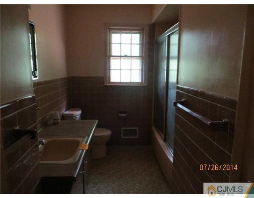 40 Hudson Road East Brunswick, NJ 08816 - Photo 10 of 17 Gallery Image 10