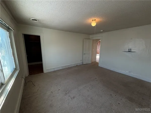 $1,100 | 1816 Military Road, Tonawanda, NY 14217