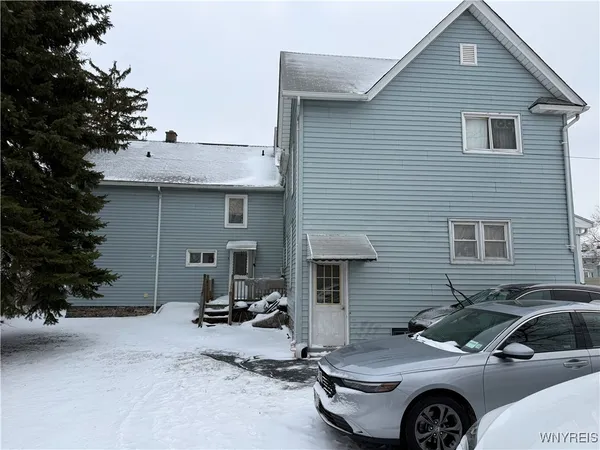 $1,100 | 1816 Military Road, Tonawanda, NY 14217