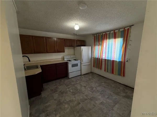 $1,100 | 1816 Military Road, Tonawanda, NY 14217