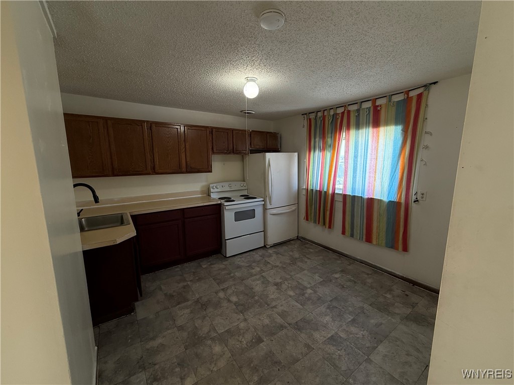 1816 Military Road Tonawanda, NY 14217 - Photo 3 of 15 Kitchen