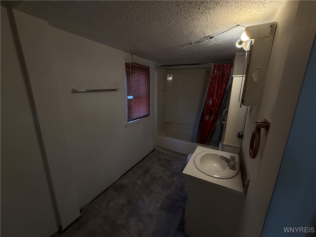 1816 Military Road Tonawanda, NY 14217 - Photo 5 of 15 Bathroom