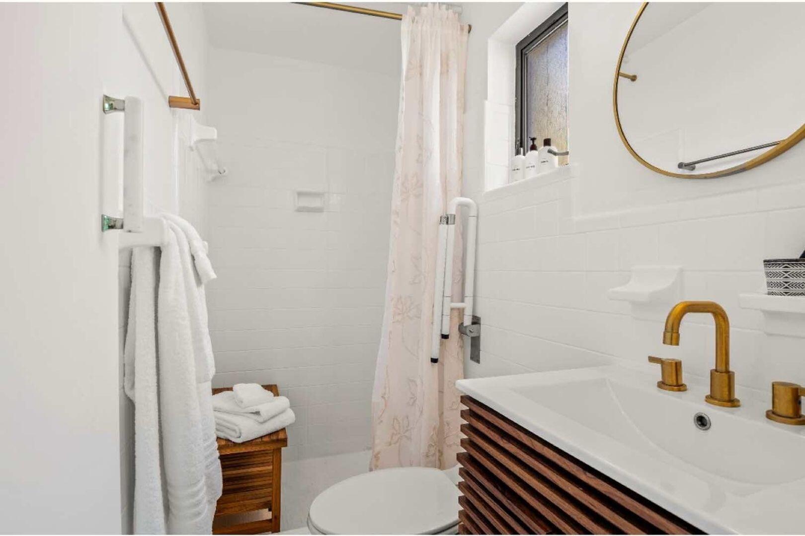 968 Allendale Road West Palm Beach, FL 33405 - Photo 5 of 8 bathroom