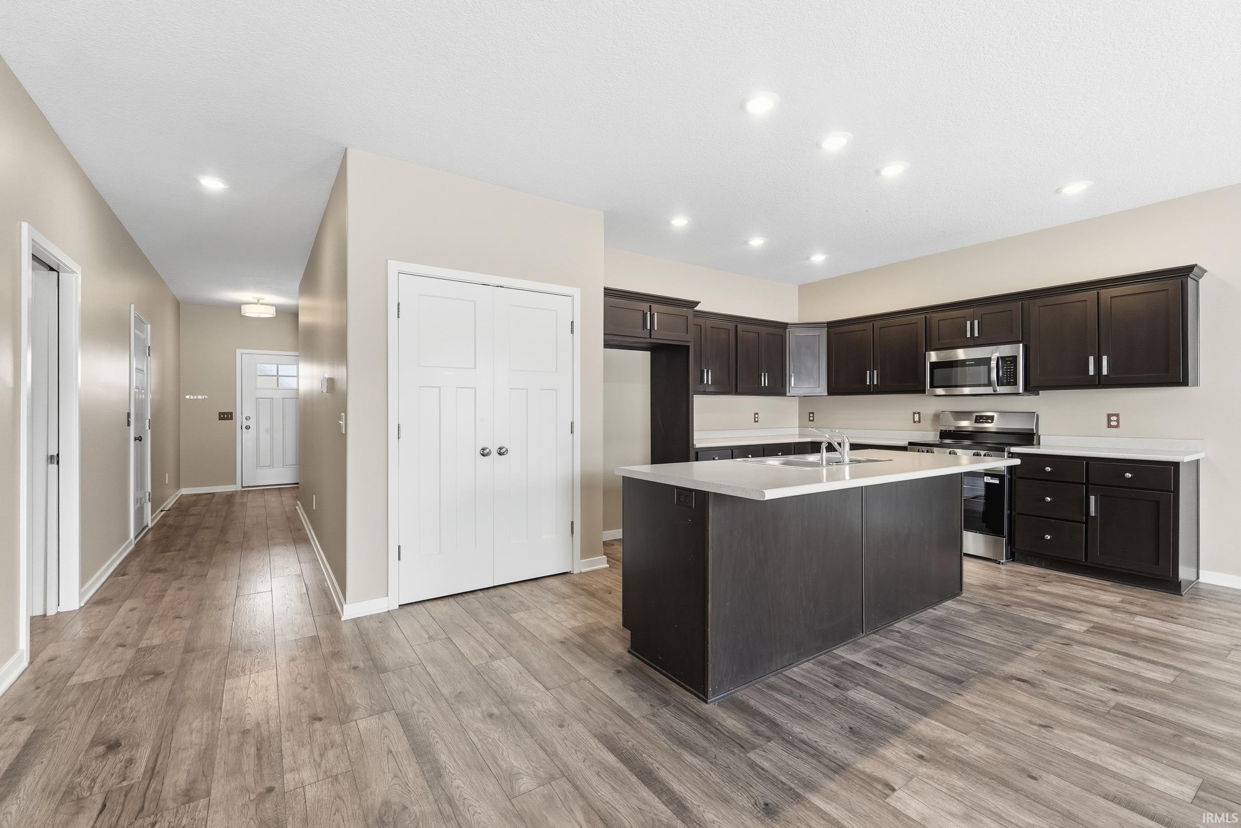 7119 Evansbrook Drive Fort Wayne, IN 46835 - Photo 7 of 34