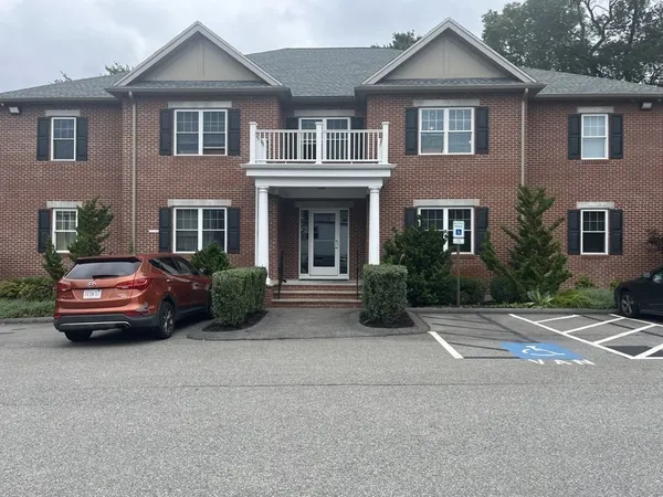 $2,350 | 20 Humphrey Street, Unit 9, Weymouth, MA 02189