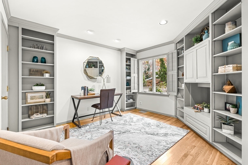 67 Algonquin Road, Unit 67 Newton, MA 02467 - Photo 14 of 38 a living room with furniture and a window