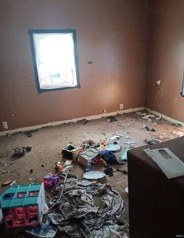 $20,900 | 229 West Broadway Street, Shelburn, IN 47879