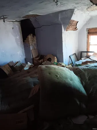 $19,898 | 229 West Broadway Street, Shelburn, IN 47879