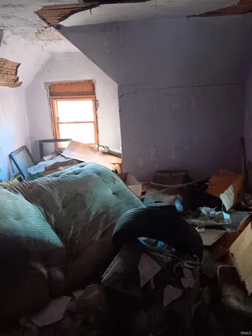 $20,900 | 229 West Broadway Street, Shelburn, IN 47879