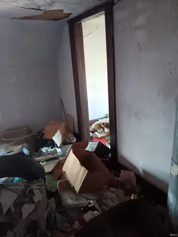 $20,900 | 229 West Broadway Street, Shelburn, IN 47879